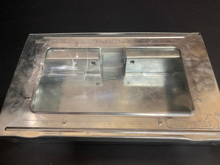 Прозрачное окно "Catchmaster 612LID" Прозрачное окно "Catchmaster 612LID"